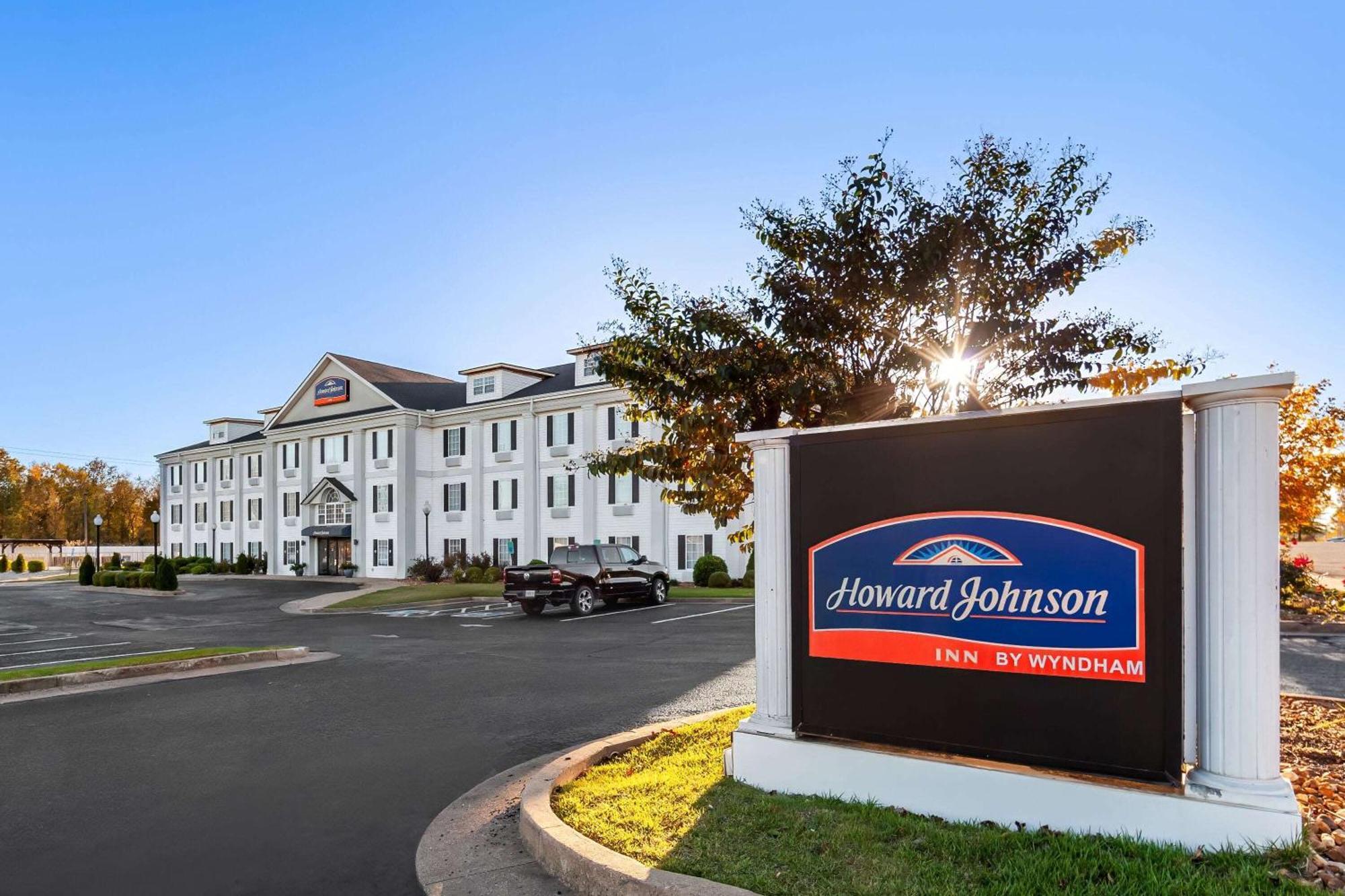 Howard Johnson By Wyndham Jackson Exterior photo